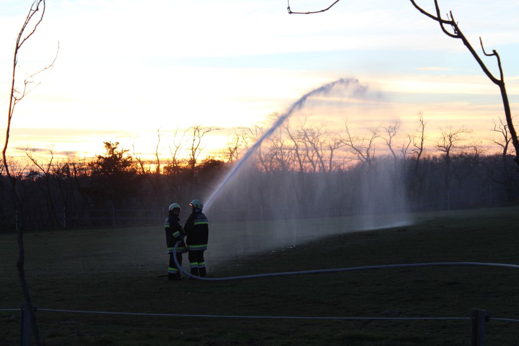 image032