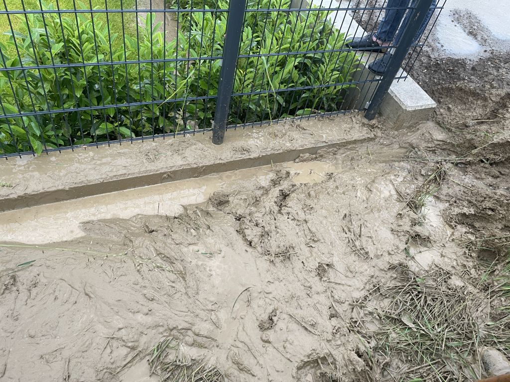 image002